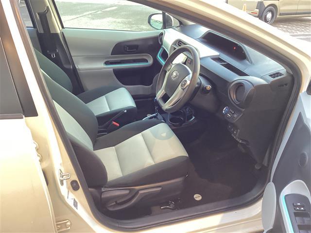 アクア S スマートキー プッシュスタート LEDヘッド ETC シートヒーター フロントドライブレコーダー ステアリングスイッチ バックカメラ 純正SDナビ フルセグ オートライト 社外15インチアルミ イモビ(2枚目)