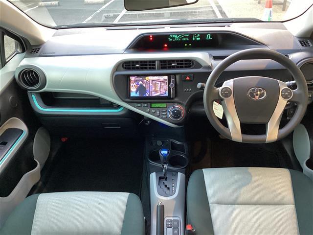 アクア S スマートキー プッシュスタート LEDヘッド ETC シートヒーター フロントドライブレコーダー ステアリングスイッチ バックカメラ 純正SDナビ フルセグ オートライト 社外15インチアルミ イモビ(5枚目)