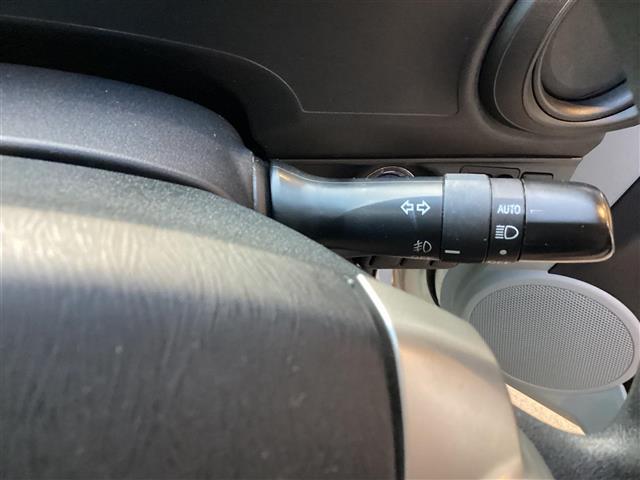 アクア S スマートキー プッシュスタート LEDヘッド ETC シートヒーター フロントドライブレコーダー ステアリングスイッチ バックカメラ 純正SDナビ フルセグ オートライト 社外15インチアルミ イモビ(10枚目)