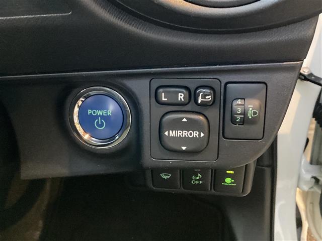 アクア S スマートキー プッシュスタート LEDヘッド ETC シートヒーター フロントドライブレコーダー ステアリングスイッチ バックカメラ 純正SDナビ フルセグ オートライト 社外15インチアルミ イモビ(11枚目)