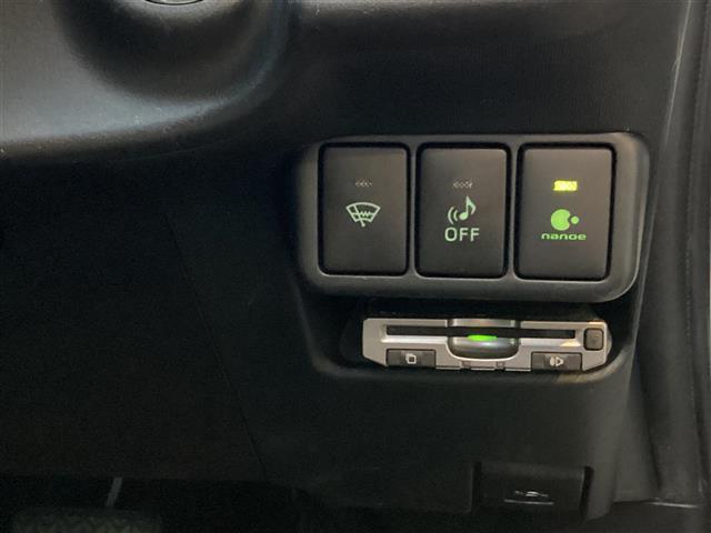 アクア S スマートキー プッシュスタート LEDヘッド ETC シートヒーター フロントドライブレコーダー ステアリングスイッチ バックカメラ 純正SDナビ フルセグ オートライト 社外15インチアルミ イモビ(12枚目)