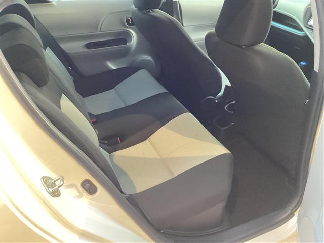 アクア S スマートキー プッシュスタート LEDヘッド ETC シートヒーター フロントドライブレコーダー ステアリングスイッチ バックカメラ 純正SDナビ フルセグ オートライト 社外15インチアルミ イモビ(24枚目)