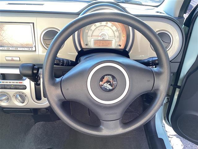 アルトラパン Ｘ　ユーザー買取　スマートキー　アイドリングストップ　電動格納ミラー　社外ＳＤＤナビ　ワンセグ　ヘッドライトレベライザー　純正アルミ　フロアマット　ツートンカラー　シートリフター　ＩＳＯＦＩＸ　ＤＶＤ視聴（7枚目）