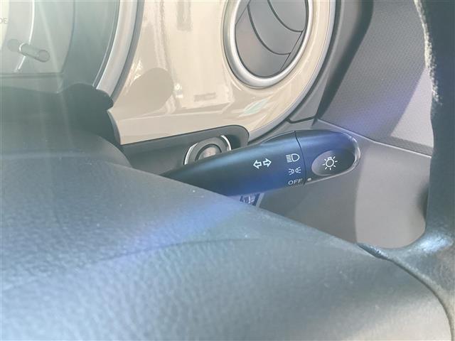 アルトラパン Ｘ　ユーザー買取　スマートキー　アイドリングストップ　電動格納ミラー　社外ＳＤＤナビ　ワンセグ　ヘッドライトレベライザー　純正アルミ　フロアマット　ツートンカラー　シートリフター　ＩＳＯＦＩＸ　ＤＶＤ視聴（11枚目）