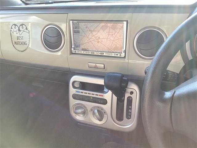 アルトラパン Ｘ　ユーザー買取　スマートキー　アイドリングストップ　電動格納ミラー　社外ＳＤＤナビ　ワンセグ　ヘッドライトレベライザー　純正アルミ　フロアマット　ツートンカラー　シートリフター　ＩＳＯＦＩＸ　ＤＶＤ視聴（13枚目）