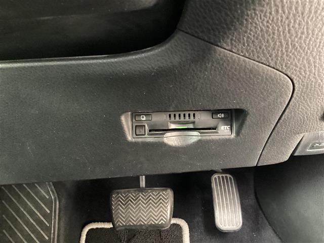 C-HR G モード ネロ 純正SDナビ フルセグ バックカメラ ビルトインETC ハーフレザー パワーシート シートヒーター レーダークルーズコントロール ICS AHB LDA ステアリングスイッチ LEDヘッド BSM(14枚目)