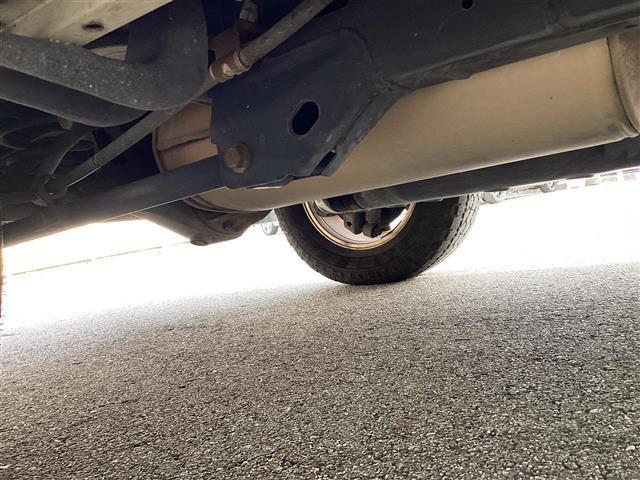 ランドクルーザープラド TXリミテッド ☆写真追加UP☆ ワンオーナー 革シート 社外HDDナビ フルセグ ルーフレール ETC バックカメラ 純正アルミ キーレス オートライト 4WD ワンオーナー 寒冷地仕様 革シート Bモニター(19枚目)