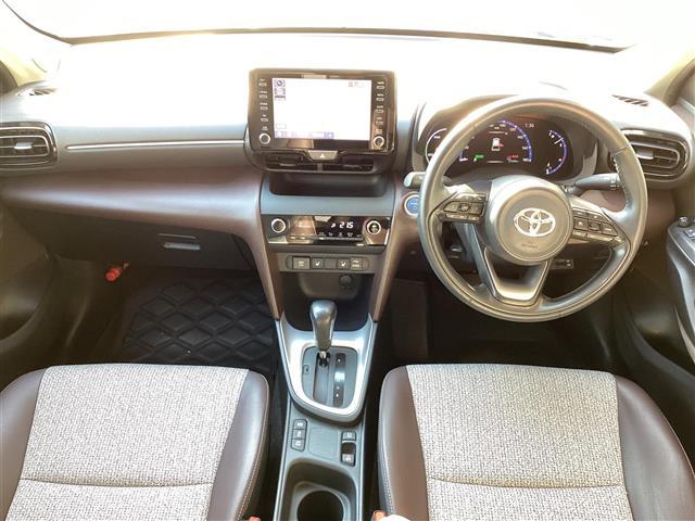 ヤリスクロス ハイブリッドZ ワンオーナー ハーフレザー パワーシート シートヒーター レーダークルーズコントロール BSM AHB LDA PCS ETC ディスプレイオーディオ フルセグ バックカメラ ナビ シートヒーター(5枚目)