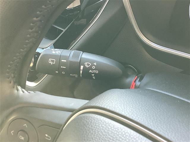 カローラクロス ハイブリッド　Ｚ　ワンオーナー　ハーフレザー　パワーシート　シートヒーター　ＰＣＳ　ＬＤＡ　ＡＨＢ　ＢＳＭ　レーダークルーズコントロール　パワーバックドア　フルセグ　ナビ　バックカメラ　全方位カメラ　ドライブレコーダー（7枚目）