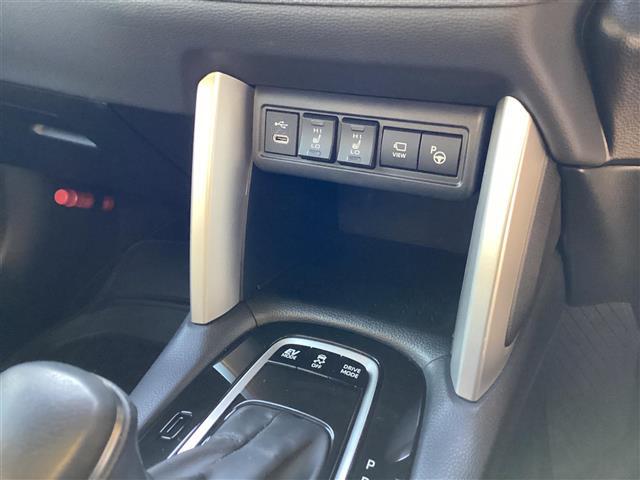 カローラクロス ハイブリッド　Ｚ　ワンオーナー　ハーフレザー　パワーシート　シートヒーター　ＰＣＳ　ＬＤＡ　ＡＨＢ　ＢＳＭ　レーダークルーズコントロール　パワーバックドア　フルセグ　ナビ　バックカメラ　全方位カメラ　ドライブレコーダー（16枚目）