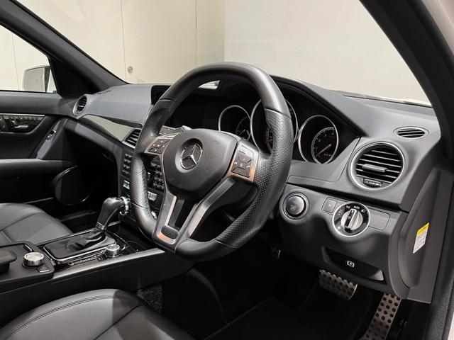 Ｃクラス Ｃ６３　ＡＭＧ　ｃ６３／Ｗ２０４／後期型／サンルーフ／純正１８ＡＷ／クルコン／ブラックレザー／シートヒーター／メモリー付パワーシート／純正ＴＶナビ／Ｂモニター／ＥＴＣ／スペアキー／（2枚目）