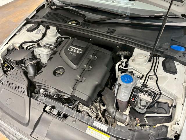 A4アバント 2.0TFSIクワトロ 走行距離12000km/黒レザーシート/バックモニター/パーキングアシスト/障害物センサー/純正AW/スペアキー/TV(2枚目)