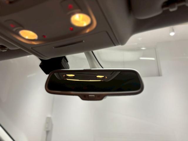 A4アバント 2.0TFSIクワトロ 走行距離12000km/黒レザーシート/バックモニター/パーキングアシスト/障害物センサー/純正AW/スペアキー/TV(12枚目)