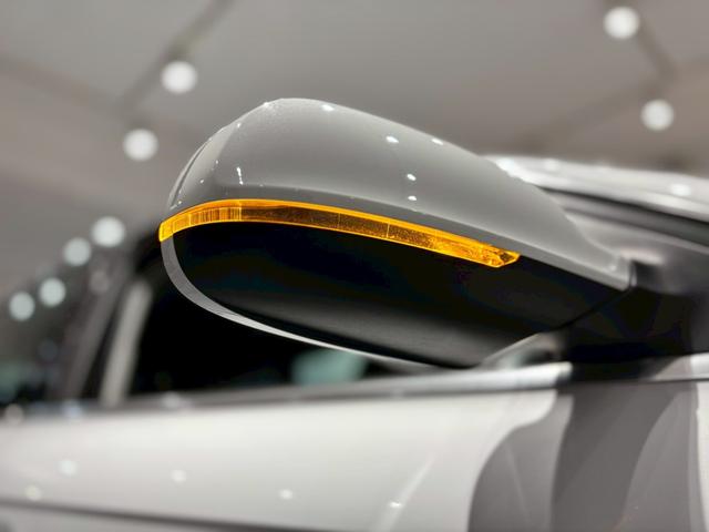 A4アバント 2.0TFSIクワトロ 走行距離12000km/黒レザーシート/バックモニター/パーキングアシスト/障害物センサー/純正AW/スペアキー/TV(21枚目)