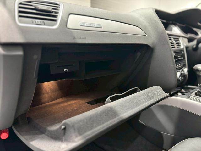 A4アバント 2.0TFSIクワトロ 走行距離12000km/黒レザーシート/バックモニター/パーキングアシスト/障害物センサー/純正AW/スペアキー/TV(28枚目)