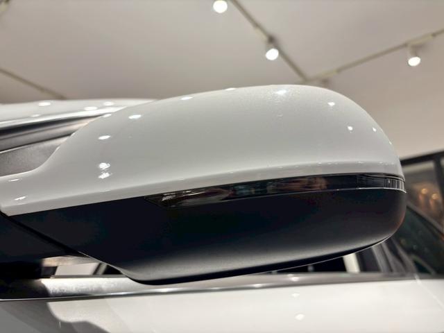 A4アバント 2.0TFSIクワトロ 走行距離12000km/黒レザーシート/バックモニター/パーキングアシスト/障害物センサー/純正AW/スペアキー/TV(31枚目)