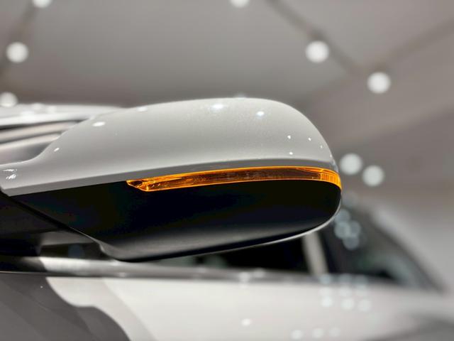 A4アバント 2.0TFSIクワトロ 走行距離12000km/黒レザーシート/バックモニター/パーキングアシスト/障害物センサー/純正AW/スペアキー/TV(32枚目)