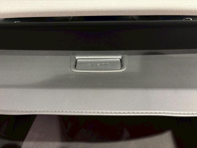 A4アバント 2.0TFSIクワトロ 走行距離12000km/黒レザーシート/バックモニター/パーキングアシスト/障害物センサー/純正AW/スペアキー/TV(39枚目)