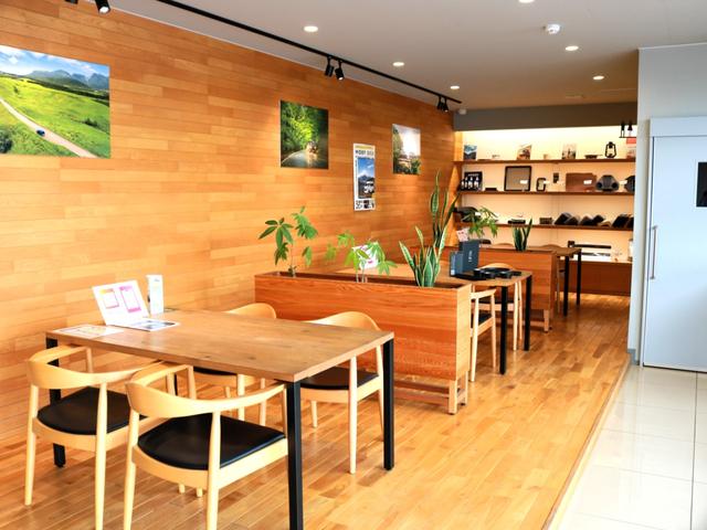 ハイエースバン ロングスーパーGL 令和4年式ハイエースディーゼル4WDモデリスタフルエアロモデリスタブラックシートカバー純正ナビアルパイン製フリップダウンモニター両側パワースライドドアデジタルインナーミラーLEDヘッドランプ(27枚目)