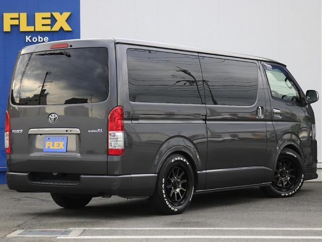 ハイエースバン スーパーＧＬ　ダークプライムＩＩ　令和２年ハイエースディーゼル２ＷＤカラーガンメタリックカロッツェリア製ナビカロッツェリア製フリップダウンモニターオリジナルベッドキット両側パワースライドドアブレーキロック１７インチアルミホイール（9枚目）