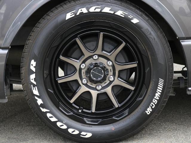 ハイエースバン スーパーＧＬ　ダークプライムＩＩ　令和２年ハイエースディーゼル２ＷＤカラーガンメタリックカロッツェリア製ナビカロッツェリア製フリップダウンモニターオリジナルベッドキット両側パワースライドドアブレーキロック１７インチアルミホイール（11枚目）