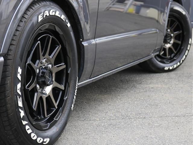 ハイエースバン スーパーＧＬ　ダークプライムＩＩ　令和２年ハイエースディーゼル２ＷＤカラーガンメタリックカロッツェリア製ナビカロッツェリア製フリップダウンモニターオリジナルベッドキット両側パワースライドドアブレーキロック１７インチアルミホイール（12枚目）