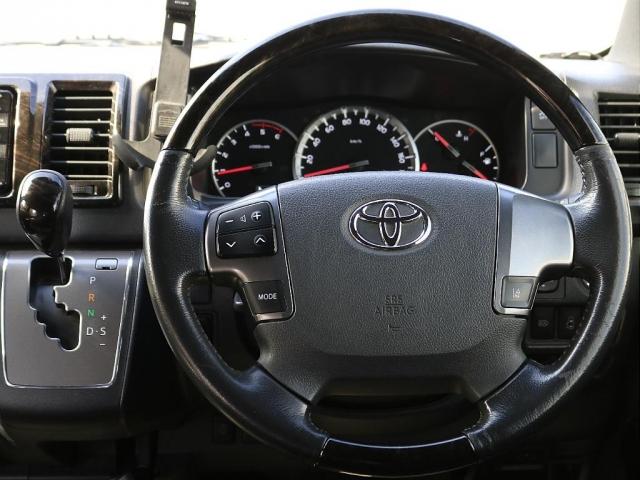 ハイエースバン スーパーＧＬ　ダークプライムＩＩ　令和２年ハイエースディーゼル２ＷＤカラーガンメタリックカロッツェリア製ナビカロッツェリア製フリップダウンモニターオリジナルベッドキット両側パワースライドドアブレーキロック１７インチアルミホイール（16枚目）