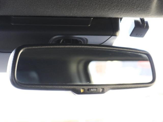 ハイエースバン スーパーＧＬ　ダークプライムＩＩ　令和２年ハイエースディーゼル２ＷＤカラーガンメタリックカロッツェリア製ナビカロッツェリア製フリップダウンモニターオリジナルベッドキット両側パワースライドドアブレーキロック１７インチアルミホイール（18枚目）