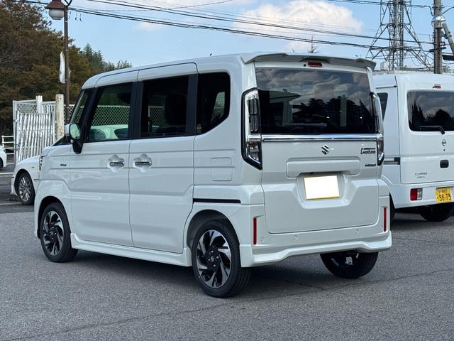 スペーシアカスタム ハイブリッドＸＳターボ　全方位モニター　メモリーナビ　フルセグＴＶ　スズキコネクト対応通信機器　届け出済未使用車　両側パワースライドドア　ステオアリングヒーター　ＨＵＤ　レーダークルーズコントロール　電動パーキング（9枚目）