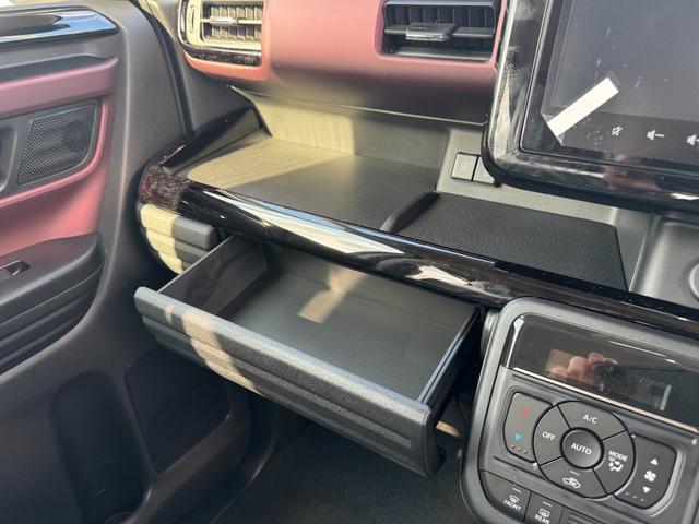 スペーシアカスタム ハイブリッドＸＳターボ　全方位モニター　メモリーナビ　フルセグＴＶ　スズキコネクト対応通信機器　届け出済未使用車　両側パワースライドドア　ステオアリングヒーター　ＨＵＤ　レーダークルーズコントロール　電動パーキング（44枚目）