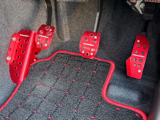 ジムニー ＸＣ　ワンオーナー　ディスプレイオーディオ　バックカメラ　ＥＴＣ　前後ドライブレコーダーＢｌｕｅｔｏｏｔｈ　モンスタースポーツペダルカバー　ブレーキパッド　モンスタースポーツ背面タイヤカバー　５ＭＴ（36枚目）