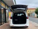 普段のお買い物や通勤、送迎等に十分な荷室スペースを確保しております!