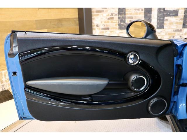 3ドア クーパー ベイズウォーター 限定車 本革 ナビ 専用カラー&レザーシート シートヒーター 専用ボンネットストライプ&ミラーカバー 純正17インチアロイホイール パークディスタンスコントロール クルーズコントロール 正規ディーラー整備記録簿毎年有(18枚目)