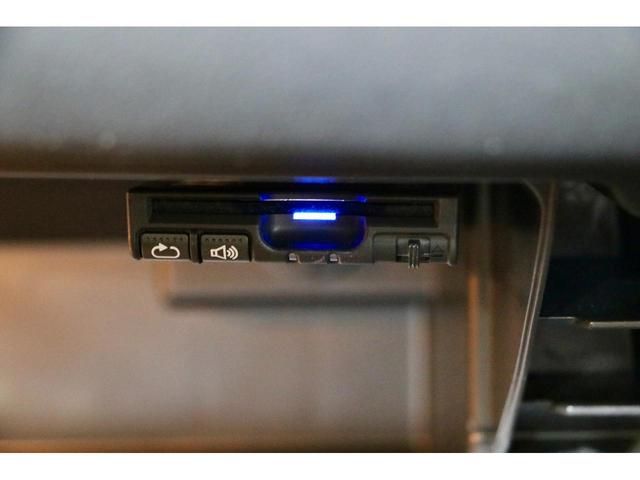 クラブマン クーパー ボンドストリート 限定車 1オーナー 専用レザーシート シートヒーター 専用ルーフ オートHID ナビ 地デジ 専用17インチアロイホイール 本革仕上げダッシュボード レインセンサー パドルシフト ワンオーナー 整備記録簿 スペアキー(56枚目)