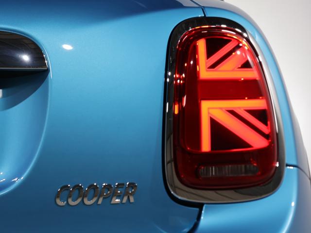 ＭＩＮＩ 禁煙車　純正ナビ　バックカメラ　衝突軽減ブレーキ　前後障害物センサー　パーキングアシスト　マルチファンクションステアリング　コンフォートアクセス　ＥＴＣ　整備付（37枚目）