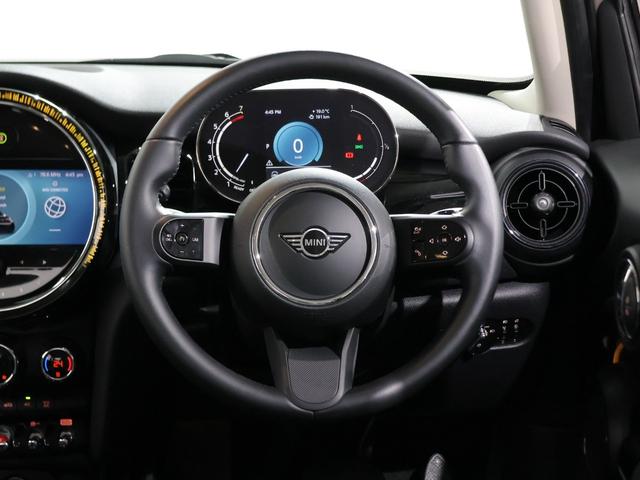 ＭＩＮＩ 禁煙車　ハーフレザーシート　バックカメラ　衝突軽減ブレーキ　前後障害物センサー　クルコン　パーキングアシスト　ドライビングモード　ＥＴＣ　整備付（21枚目）