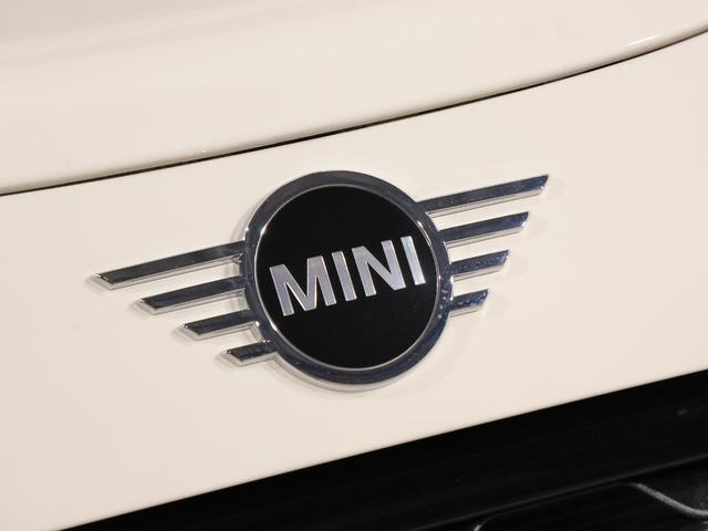 ＭＩＮＩ 禁煙車　シートヒーター　純正ナビ　バックカメラ　アクティブクルコン　衝突軽減ブレーキ　前後障害物センサー　パーキングアシスト　ＭＩＮＩドライビングモード　ＥＴＣ　整備付（29枚目）