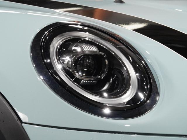 ＭＩＮＩ アイスブルーブラックエディション　６速ＭＴ　限定３８０台　禁煙車　専用装備　アクティブクルコン　バックカメラ　前後障害物センサー　衝突軽減ブレーキ　パーキングアシスト　コンフォートアクセス　ＥＴＣ２．０　整備付（21枚目）