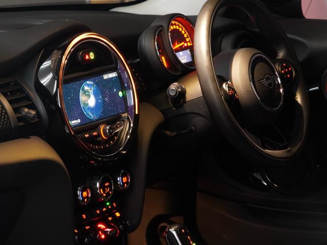 ＭＩＮＩ クーパーＳ　禁煙車　アクティブクルコン　バックカメラ　前後障害物センサー　パーキングアシスト　衝突軽減ブレーキ　コンフォートアクセス　ドライビングモード　１７インチアルミホイール　ＥＴＣ２．０　整備付（39枚目）
