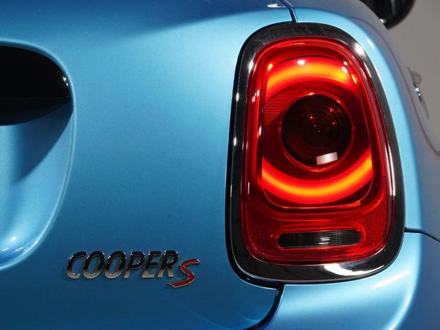 ＭＩＮＩ クーパーＳ　ワンオーナー　ＪＣＷレザーステアリング　クルコン　マルチファンクション　ドライビングモード　コンフォートアクセス　ボンネットストライプ／ホワイト　１８インチアルミホイール　ＥＴＣ２．０　整備付（26枚目）