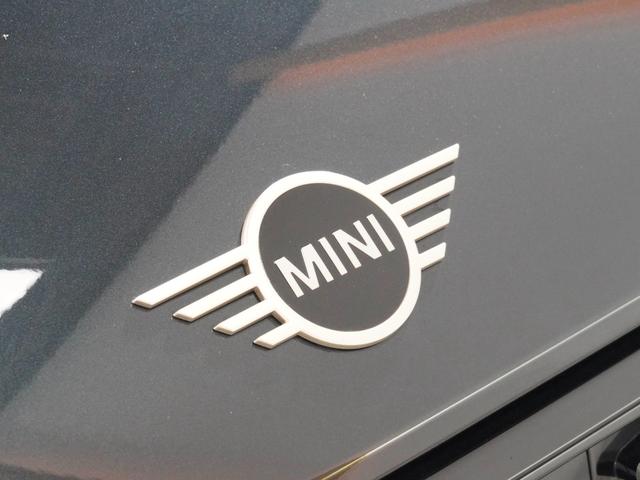 ＭＩＮＩ クーパーＳ　クラシック・トリム　禁煙車　ワンオーナー　ベスキン／クロス　シート＆ハンドルヒーター　前後カメラ　パーキングアシスト　レーンアシスト　後車衝突警告　ＡｐｐｌｅＣａｒＰｌａｙ　ワイヤレスチャージ　ＥＴＣ２．０　整備付（23枚目）
