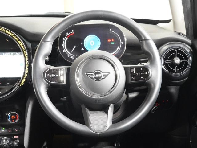 ＭＩＮＩ クーパーＳＤ　クラシック・トリム　禁煙車　ワンオーナー　クロス／レザレット　シートヒーター　純正ナビ　リアカメラ　前後障害物センサー　パーキングアシスト　ドライビングモード　アクティブクルコン　コンフォートアクセス　ＥＴＣ２．０整備付（17枚目）