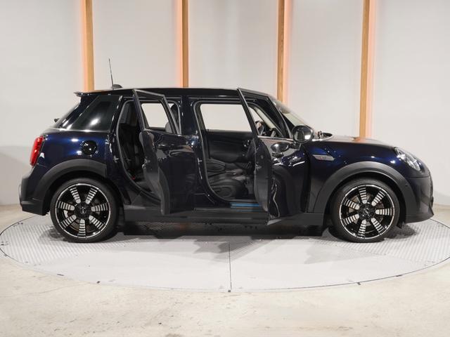 ＭＩＮＩ クーパーＳＤ　クラシック・トリム　禁煙車　ワンオーナー　クロス／レザレット　シートヒーター　純正ナビ　リアカメラ　前後障害物センサー　パーキングアシスト　ドライビングモード　アクティブクルコン　コンフォートアクセス　ＥＴＣ２．０整備付（24枚目）