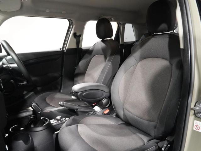 MINI クーパー コンフォートアクセス バックカメラ 前後障害物センサー パーキングアシスト ストレージコンパートメントパッケージ LEDヘッドライト/フォグランプ 純正ナビ ETC 整備付(33枚目)