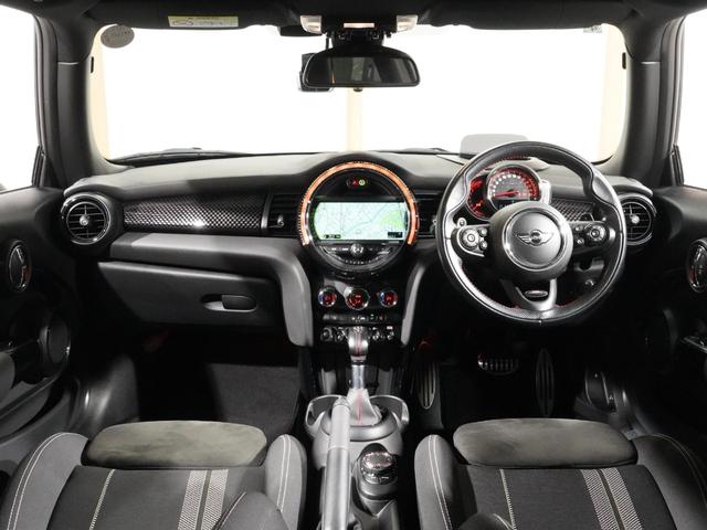ＭＩＮＩ ジョンクーパーワークス　禁煙車　アクティブクルコン　バックカメラ　リア障害物センサー　コンフォートアクセス　衝突軽減ブレーキ　ヘッドアップディスプレイ　ストレージコンパートメントパッケージ　純正ナビ　ＥＴＣ２．０　整備付（4枚目）