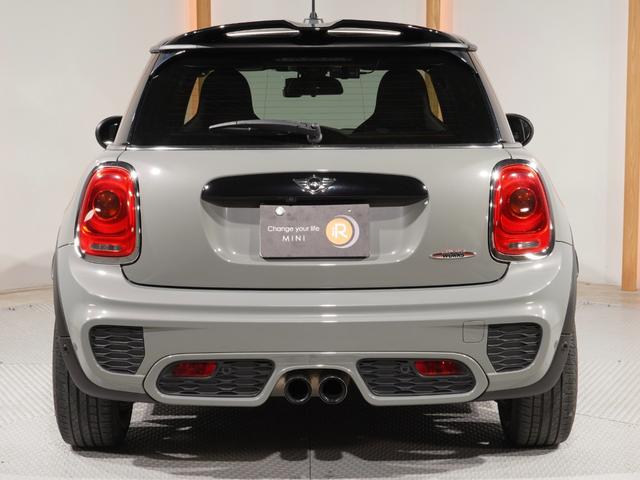 ＭＩＮＩ ジョンクーパーワークス　禁煙車　アクティブクルコン　バックカメラ　リア障害物センサー　コンフォートアクセス　衝突軽減ブレーキ　ヘッドアップディスプレイ　ストレージコンパートメントパッケージ　純正ナビ　ＥＴＣ２．０　整備付（9枚目）