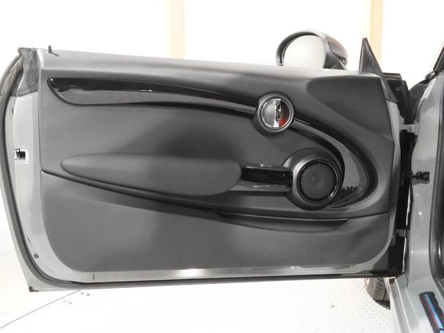 ＭＩＮＩ ジョンクーパーワークス　禁煙車　アクティブクルコン　バックカメラ　リア障害物センサー　コンフォートアクセス　衝突軽減ブレーキ　ヘッドアップディスプレイ　ストレージコンパートメントパッケージ　純正ナビ　ＥＴＣ２．０　整備付（14枚目）