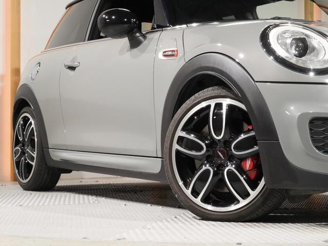 ＭＩＮＩ ジョンクーパーワークス　禁煙車　アクティブクルコン　バックカメラ　リア障害物センサー　コンフォートアクセス　衝突軽減ブレーキ　ヘッドアップディスプレイ　ストレージコンパートメントパッケージ　純正ナビ　ＥＴＣ２．０　整備付（20枚目）