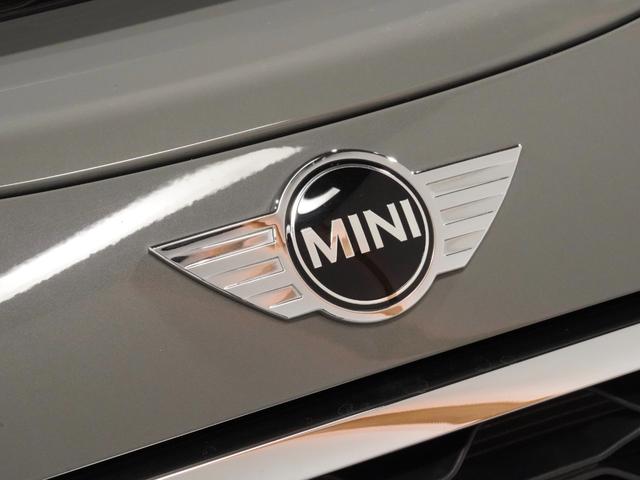 ＭＩＮＩ ジョンクーパーワークス　禁煙車　アクティブクルコン　バックカメラ　リア障害物センサー　コンフォートアクセス　衝突軽減ブレーキ　ヘッドアップディスプレイ　ストレージコンパートメントパッケージ　純正ナビ　ＥＴＣ２．０　整備付（22枚目）