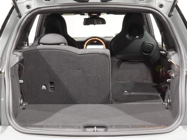ＭＩＮＩ ジョンクーパーワークス　禁煙車　アクティブクルコン　バックカメラ　リア障害物センサー　コンフォートアクセス　衝突軽減ブレーキ　ヘッドアップディスプレイ　ストレージコンパートメントパッケージ　純正ナビ　ＥＴＣ２．０　整備付（30枚目）